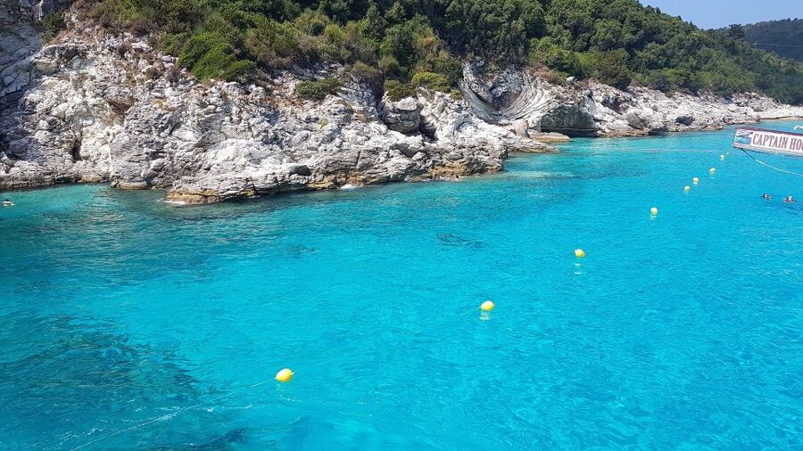 From Lefkimmi: Paxos, Antipaxos & Blue Caves Boat Tour - Seeing the Blue Caves from the water