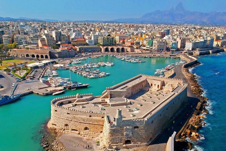 From Rethymno: Knossos Palace and Heraklion Guided Tour - A long but sensible day from Rethymno