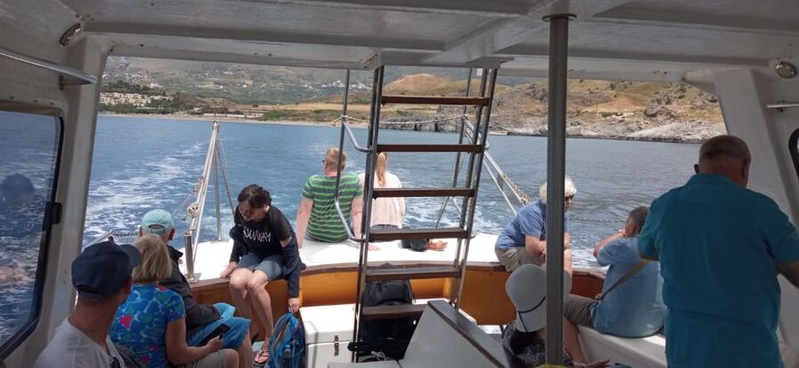 From Rethymno: Kourtaliotiko, Preveli Palm Beach, & Damnoni - Reaching Palm Beach by boat from Damnoni