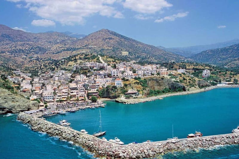 From Rethymno: Spili, Agia Galini, and Matala Tour - Matala Beach and the famous cliff caves