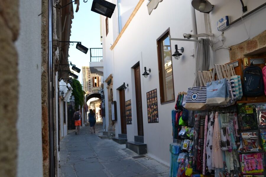 From Rhodes: Lindos and 7 Springs Valley Bus Tour - Who should book this outing?