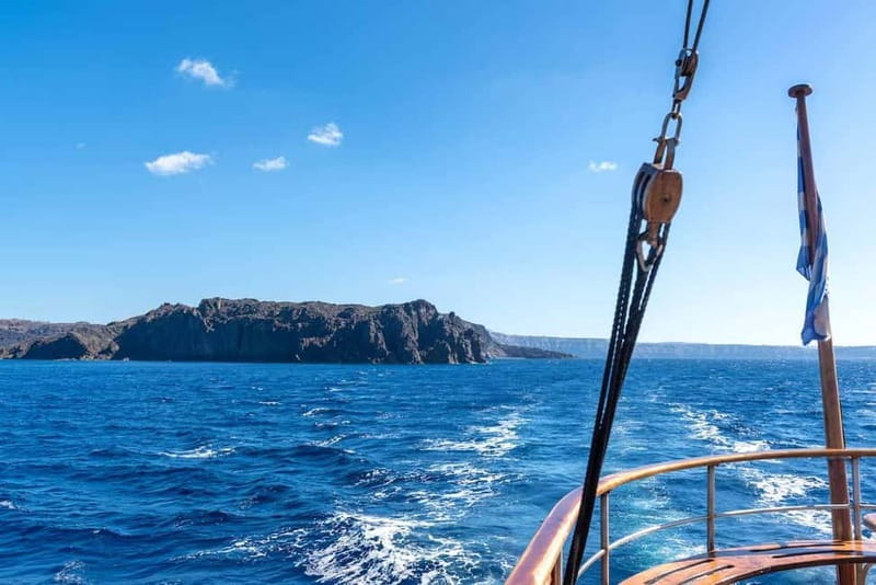 From Santorini: Volcano Cruise With Oia Sunset - Nea Kameni and the active volcano
