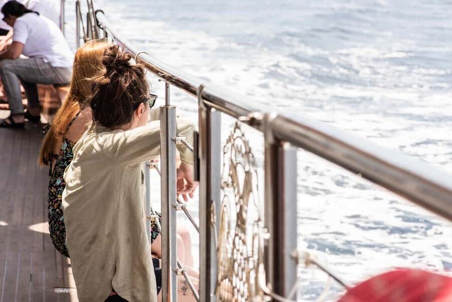 From Thessaloniki: Halkidiki Blue Lagoon Cruise with Lunch - Group size, comfort, and the toilet issue