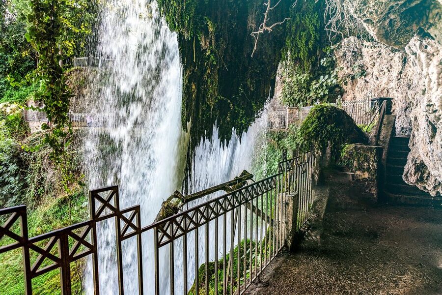 From Thessaloniki: Pozar Thermal Baths and Edessa Day Trip - Soaking at Pozar Thermal Baths