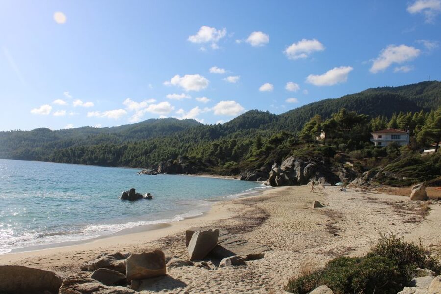 From Thessaloniki: Sithonia Beaches and Scenic Villages Tour - Sarti, a proper seaside town between swims