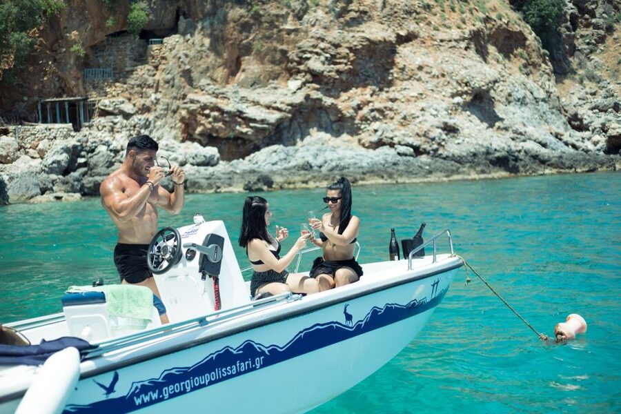 Georgioupolis: Rent a Boat Safari Sea Tour - What the experience gets right