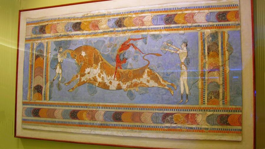 Heraklion Archaeological Museum Ticket & Audio Guide - Where the route can be less smooth