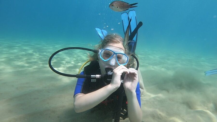 Heraklion: Beginner Scuba Diving Lesson with PADI Instructor - Your first breaths in Agia Pelagia Bay