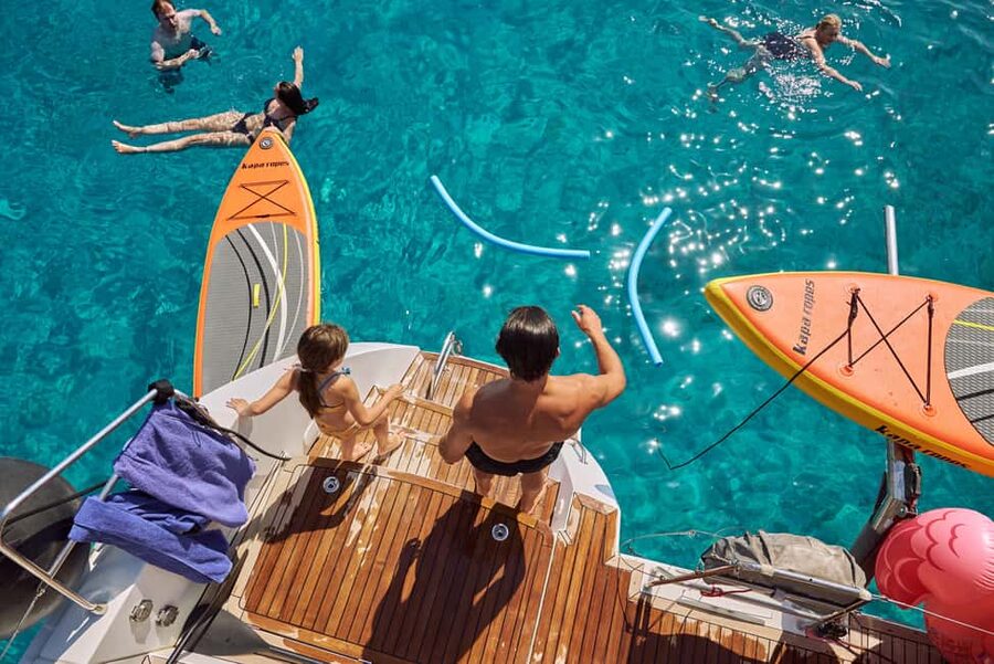 Heraklion: Dia Island Catamaran Cruise with Dinner and Wine - Dia Bay: clear water and time to play