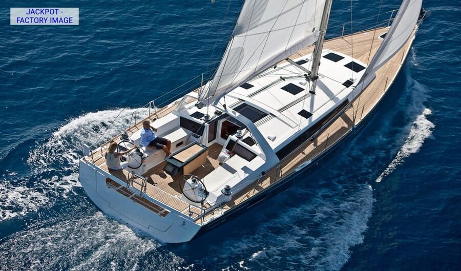 Heraklion: Dia Island Luxury Sailing Trip with Meal & Drinks - The cruise at a glance