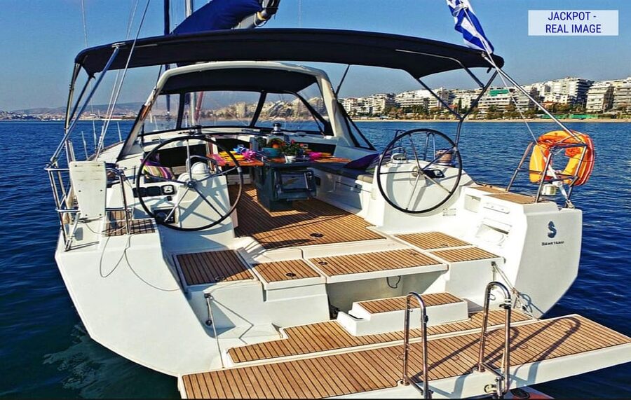 Heraklion: Dia Island Luxury Sailing Trip with Meal & Drinks - The return past Rocca a Mare