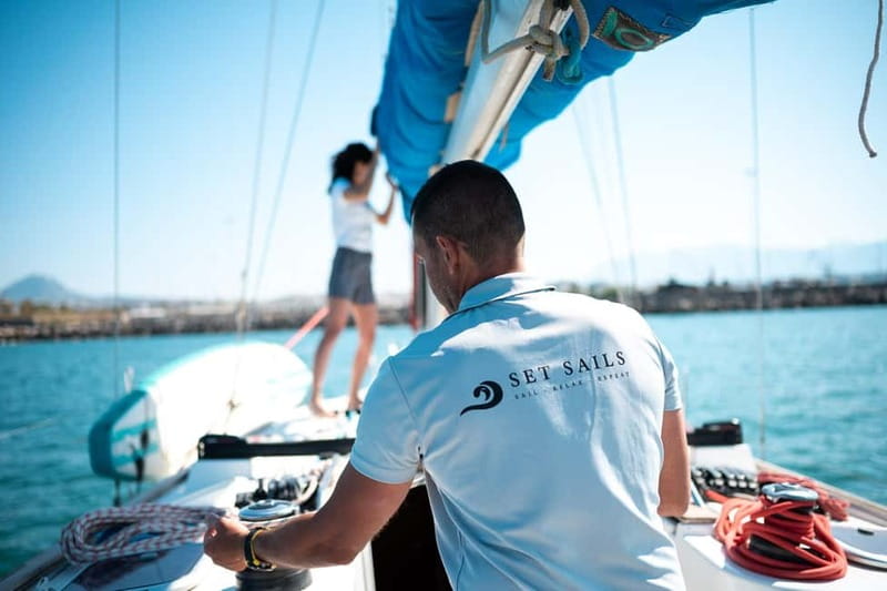 Heraklion: Dia Island Sunset Boat Tour with Dinner - Dinner with a view of Dia Island