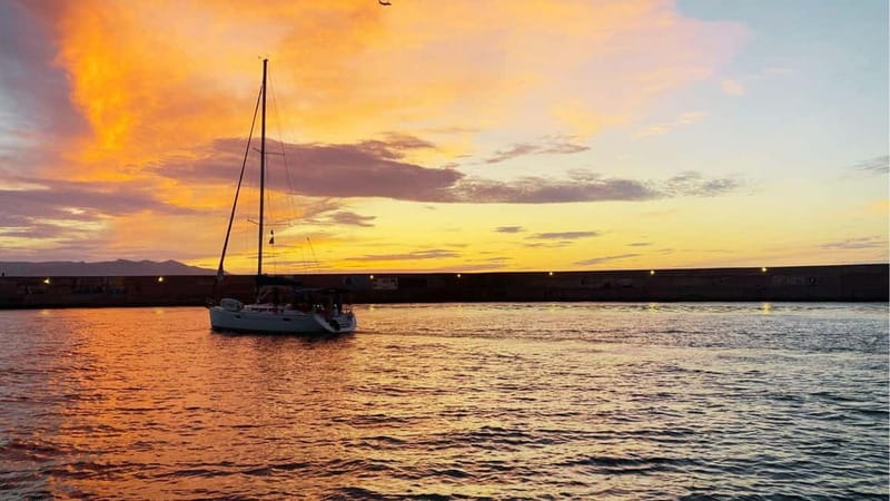 Heraklion: Dia Island Sunset Boat Tour with Dinner - What the $77 price really covers