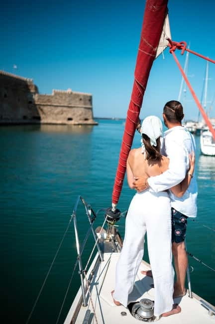 Heraklion: Dia Island Sunset Boat Tour with Dinner - Three hours in Saint George Bay