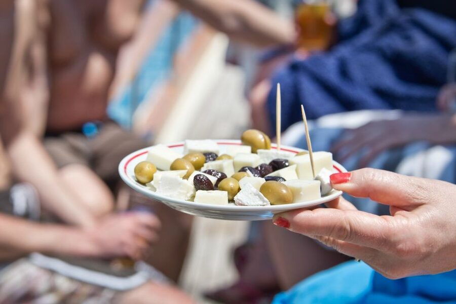 Heraklion: Food Tastings Walking Tour - A pause near Agios Minas Cathedral