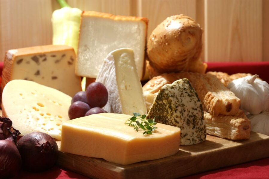 Heraklion: Food Tastings Walking Tour - How much walking and eating should you expect?