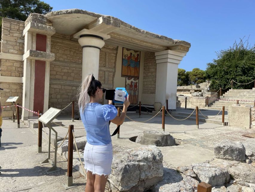 Heraklion: Palace of Knossos 3D Virtual Audio Tour by Tablet - The audio guide and language choices