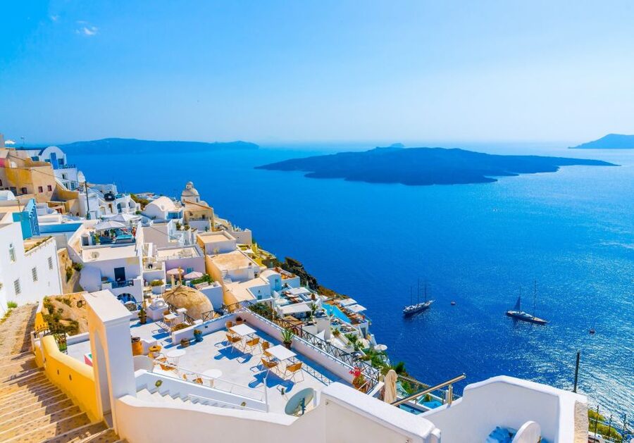 Heraklion: Santorini Day Trip with Boat Transfer & Oia Visit - The optional €20 volcano cruise