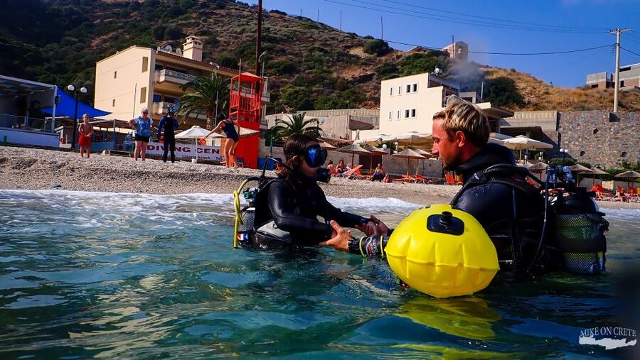 Heraklion: Scuba Diving Experience for First-Timers - Photos, snorkeling, and the time between activities