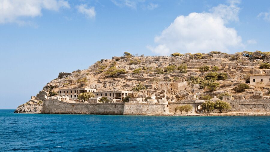 Heraklion: Spinalonga and Agios Nikolaos Cruise with Lunch - Walking through Spinalonga’s past