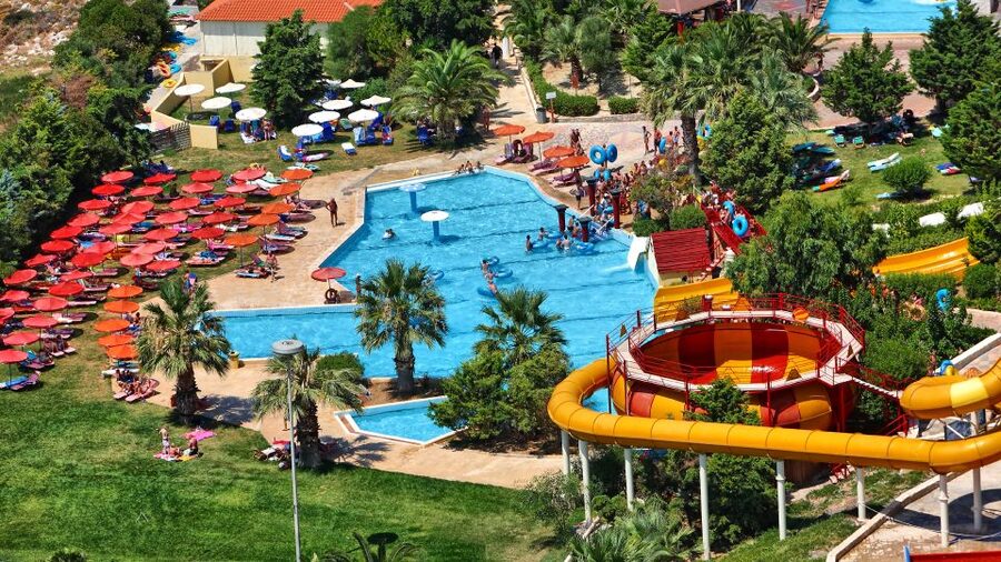 Heraklion: WaterCity Waterpark Day Pass - Start with the slides before the midday queues