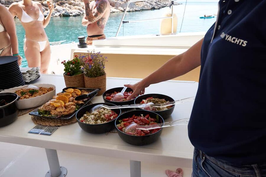 Hersonissos: Catamaran Sailing Trip to Dia Island with Lunch - Who should book this sea escape?