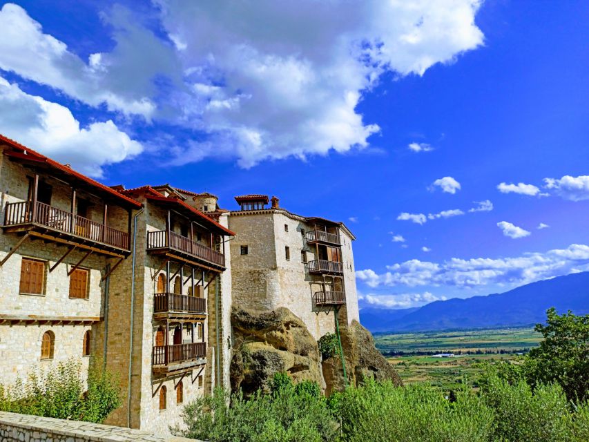 Kalabaka: Meteora Monasteries Minibus Tour with Photo Stops - Steps, clothing, and access
