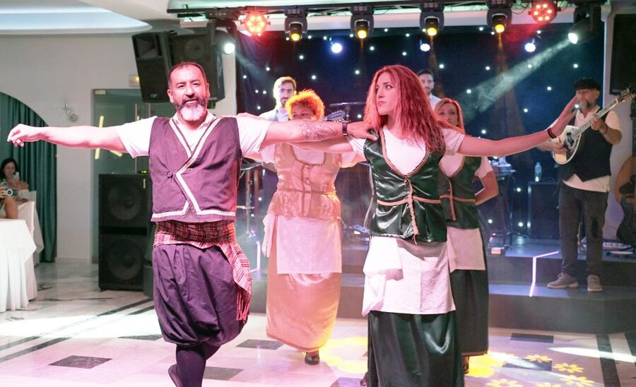Kamari: Greek Show, Buffet Dinner, and Drinks at Dimitris - Who will enjoy Dimitris Greek Night