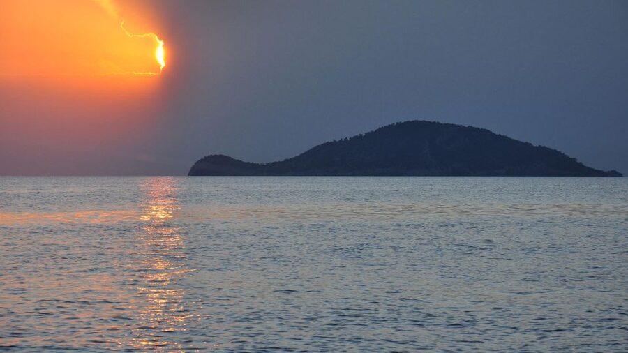 Kassandra: Sunset Sailing Boat Tour of Secluded Coves - What to eat and drink on board