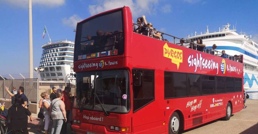 Katakolo: Pyrgos and Katakolo Hop-on Hop-off Bus Tour - Who should book this bus tour?