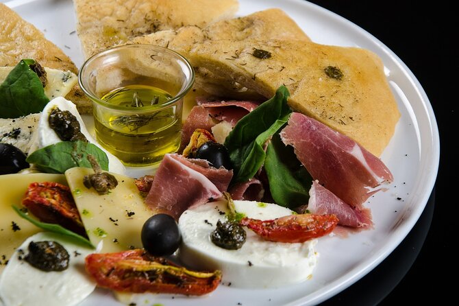 Kleanthi Olive Farm: Guided Tour with Local Delicacies Tasting - Starting Among the Olive Trees