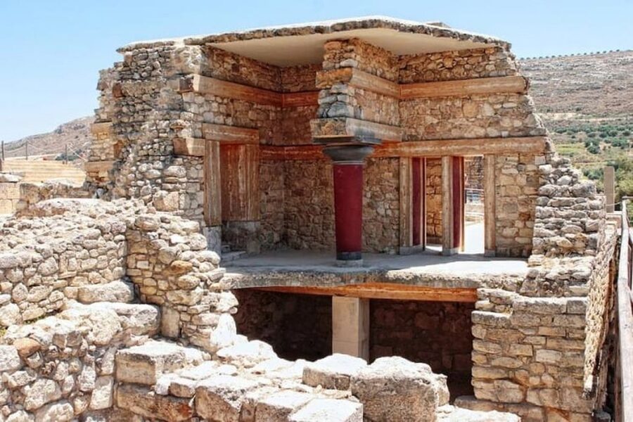 Knossos Palace guided tour - Heraklion City tour + market - The Patsides tasting stop and its local flavor