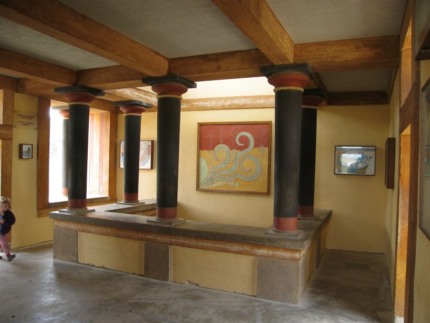 Knossos Palace guided tour - Heraklion City tour + market - Getting around Heraklion without wasting your free time