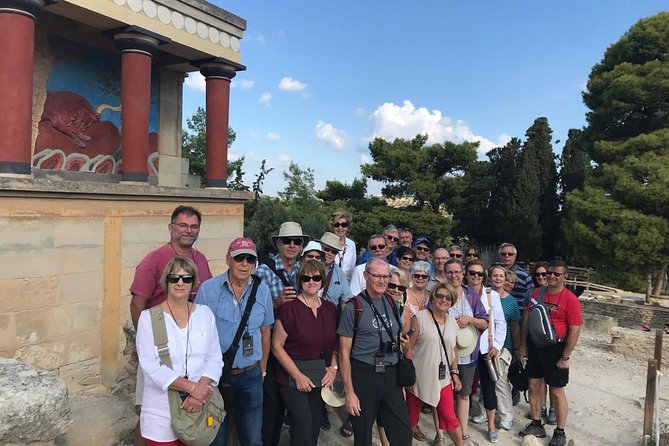 Knossos Palace Guided Walking Tour - The meeting point and first few minutes