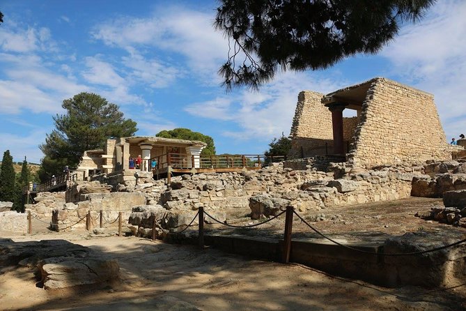 Knossos Palace Guided Walking Tour - Myth, archaeology, and the Minoan world
