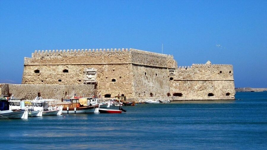 Knossos Palace & Heraklion Full-Day Tour from Chania Area - What the museum adds to Knossos