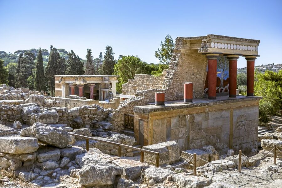 Knossos Palace Skip-the-Line Ticket & Private Guided Tour - The palace approach and the first historical picture