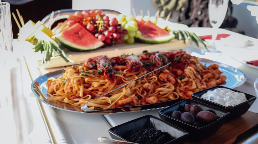 Kolimvari: Sailing Cruise with Meal & Water Activities - Unlimited drinks and a relaxed boat atmosphere