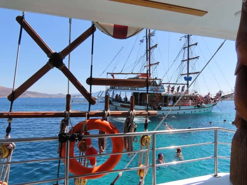 Kos : 3-Island Wooden Ship Cruise w/ Lunch on Captain Hook - Food, drinks, music, and the mood on board