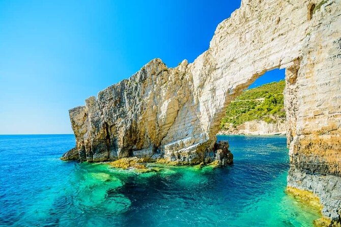Laganas Zakynthos: Marathonissi, Keri Caves and Turtles Spotting - The Keri Caves from the water