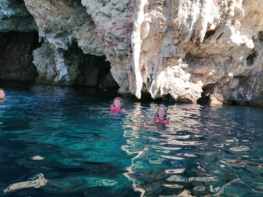 Lefkada: Blue Cave Kayak Tour with a Taste of Greece - Paddling the cliffs of Rouda Bay
