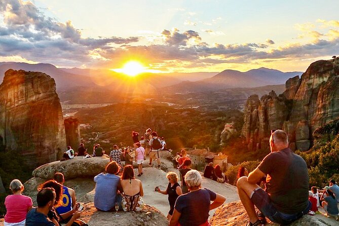 Majestic Sunset Meteora Tour with Local Guide - Why the sunset setting works so well