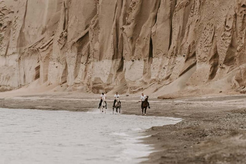 Megalochori: Horseback Riding Tour for Experienced Riders - Ancient trails above the Caldera