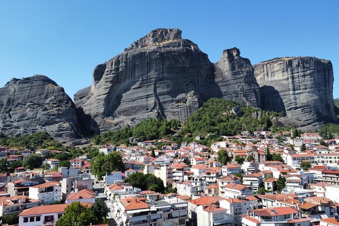 Meteora Day Trip with central Pick up & optional Lunch - Kalabaka lunch and a first look at the rocks