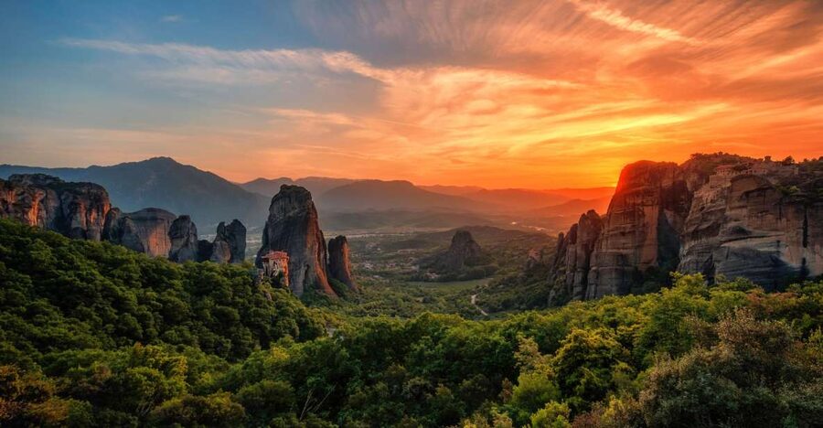 Meteora: Guided Sunset Tour with Monasteries & Caves Visit - The final viewpoint and the sunset