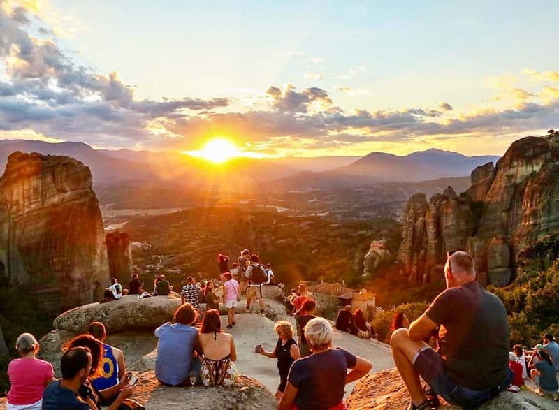 Meteora: Majestic Sunset Tour & Monasteries with Local Guide - Why this sunset tour works well at Meteora