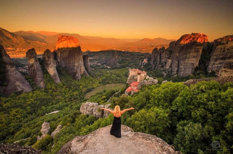 Meteora: Majestic Sunset Tour & Monasteries with Local Guide - Bandovas and the hermit caves
