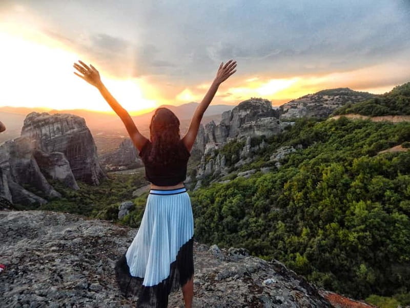 Meteora: Majestic Sunset Tour & Monasteries with Local Guide - The sunset viewpoint and final half hour