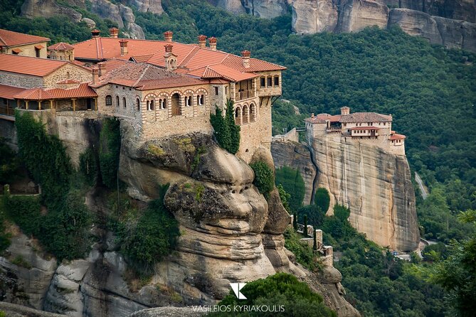 Meteora Monasteries & Caves DayTrip from Athens with Greek Lunch - The coach ride through central Greece