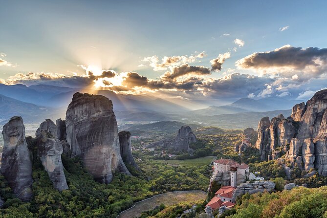 Meteora: Monasteries Tour with Lunch and Athens Transfer Option - Holy Trinity, Saint Stephen, and the views from below